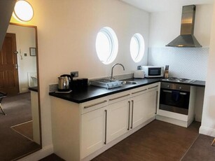1 Bedroom Apartment For Rent In Bournemouth, Dorset