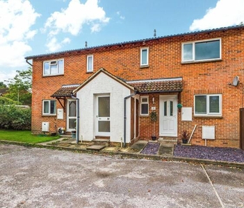 1 Bedroom Apartment For Rent In Tadley, Hampshire