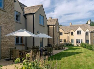 1 Bedroom Apartment For Sale In Fosseway, Stow On The Wold