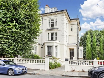 1 Bedroom Apartment For Sale In Grove Park Road, Chiswick