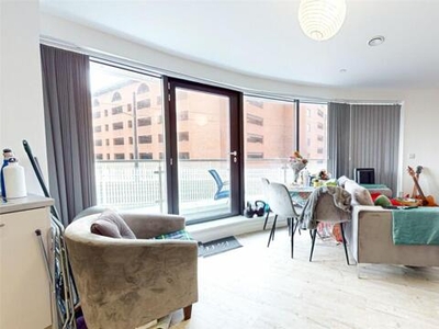 1 Bedroom Apartment For Sale In Salford Quays, Manchester