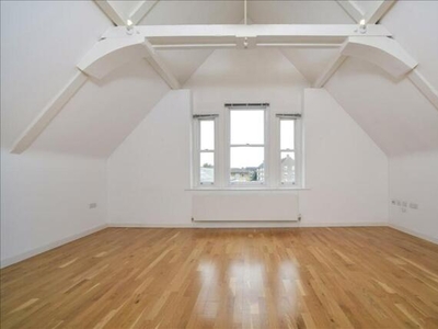 1 Bedroom Flat For Rent In East Sheen, London