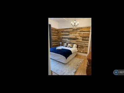 1 Bedroom Flat For Rent In Swansea