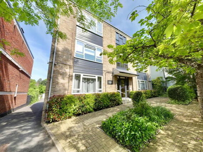 1 Bedroom Flat For Sale In Church Hill, Loughton