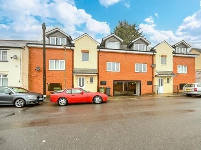 1 Bedroom Flat For Sale In Guildford, Surrey