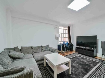1 Bedroom Flat For Sale In Hyde Park Estate, London