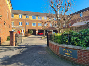 1 Bedroom Flat For Sale In Totton