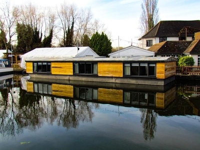 1 Bedroom House Boat For Sale In Surrey