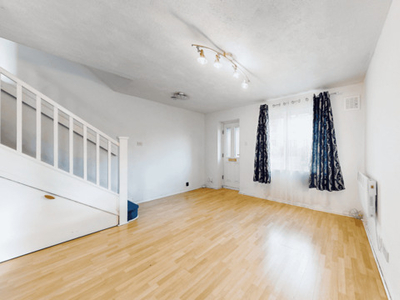 1 Bedroom Semi-detached House For Rent In London
