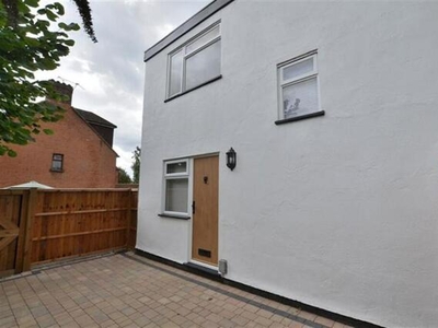 1 Bedroom Semi-detached House For Rent In Loughton