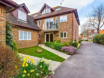 2 Bedroom Apartment For Sale In Highcliffe, Dorset