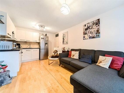 2 Bedroom Apartment For Sale In Ickenham, Uxbridge