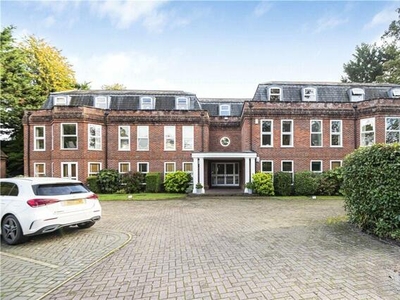 2 Bedroom Apartment For Sale In Old Windsor, Berkshire