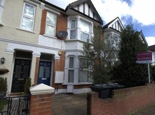 2 Bedroom Apartment For Sale In Wanstead, London
