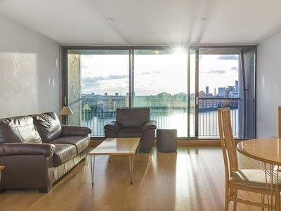 2 bedroom apartment to rent London, E14 9GR
