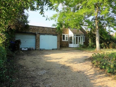 2 Bedroom Bungalow For Sale In Byfield, Northamptonshire