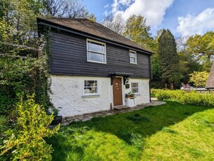 2 Bedroom Detached House For Sale In Godalming, Surrey