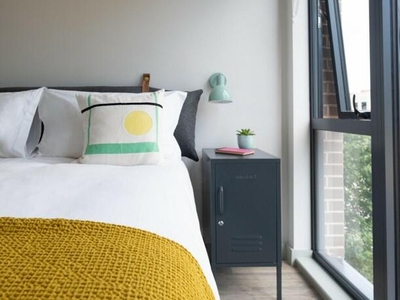 2 Bedroom Flat For Rent In Croydon, London