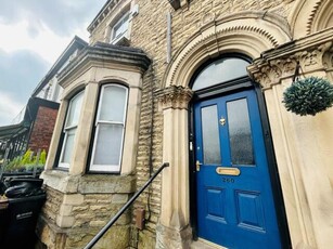 2 Bedroom Flat For Rent In Stockport, Greater Manchester