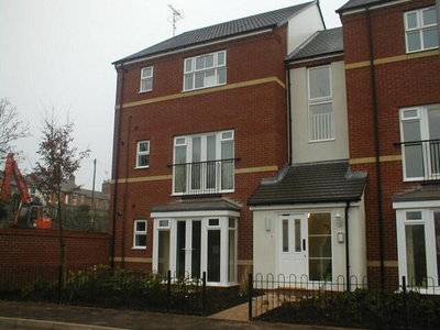 2 Bedroom Flat For Rent In Stratford-upon-avon