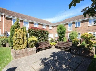 2 Bedroom Flat For Sale In Cooden, Bexhill On Sea
