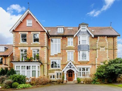 2 Bedroom Flat For Sale In Nutfield, Redhill