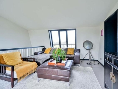 2 Bedroom Flat For Sale In Rotherhithe, London