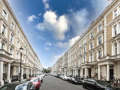 2 Bedroom Flat For Sale In Royal Borough Of Kensington And Chelsea