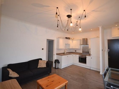 2 bedroom flat to rent London, E17 7LD