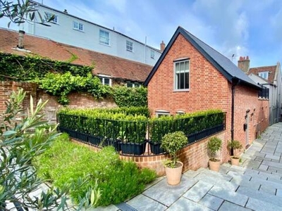 2 Bedroom House For Sale In Lymington
