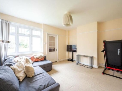 2 Bedroom Maisonette For Rent In Wimbledon, London