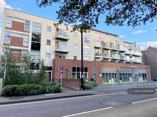 2 Bedroom Penthouse For Rent In Amersham