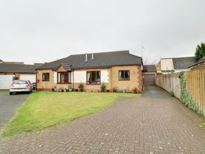 2 Bedroom Semi-detached Bungalow For Sale In Gainsborough, Lincolnshire