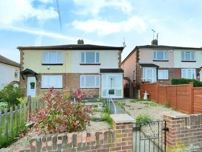 2 Bedroom Semi-detached House For Rent In Chatham, Kent