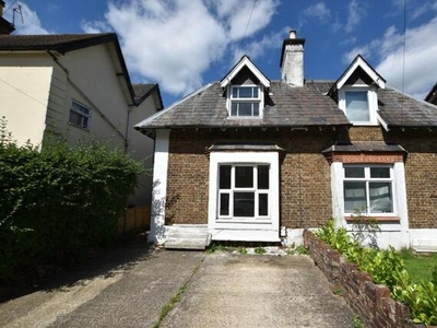 2 Bedroom Semi-detached House For Rent In Reigate, Surrey