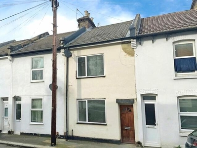 2 Bedroom Terraced House For Rent In Chatham, Kent
