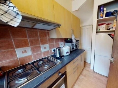 2 Bedroom Terraced House For Rent In Hyde Park