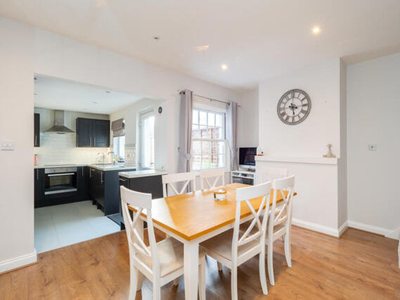 2 Bedroom Terraced House For Sale In Tadworth, Surrey