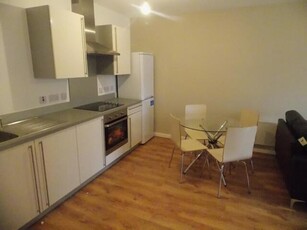 3 Bedroom Apartment For Rent In Salford