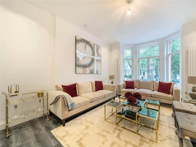 3 Bedroom Apartment For Sale In Hampstead, London
