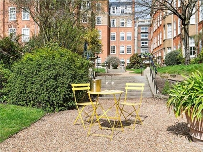 3 Bedroom Apartment For Sale In The Little Boltons, London