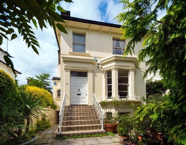 3 Bedroom Detached House For Sale In St. John's Wood, London