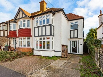 3 Bedroom End Of Terrace House For Sale In Leigh-on-sea, Essex