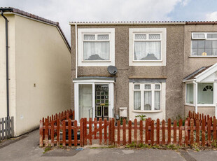 3 Bedroom End Of Terrace House For Sale In Whitchurch