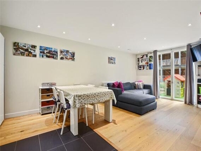 3 Bedroom Flat For Rent In
Islington
