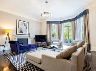 3 Bedroom Flat For Rent In South Kensington, London