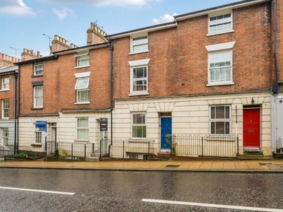 3 Bedroom Flat For Rent In Winchester