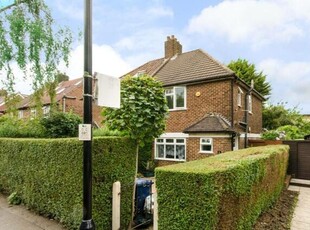 3 Bedroom House For Rent In Ealing, London