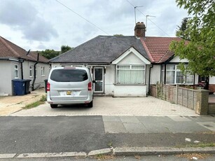 3 Bedroom Semi-detached Bungalow For Sale In Northolt, Middlesex