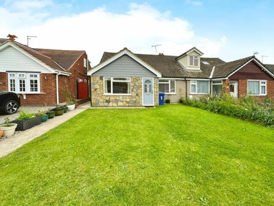3 Bedroom Semi-detached Bungalow For Sale In Stanford-le-hope